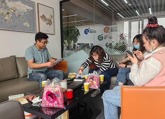 大学生毕业合伙创业加盟陈小蛮炸鸡品牌/成功开店